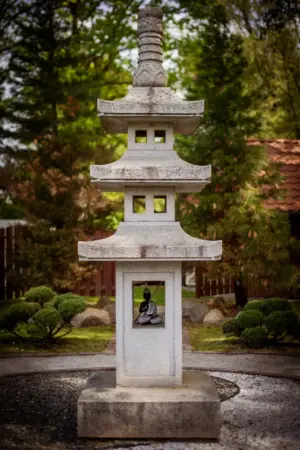 Yin & Yang-Steinpagode